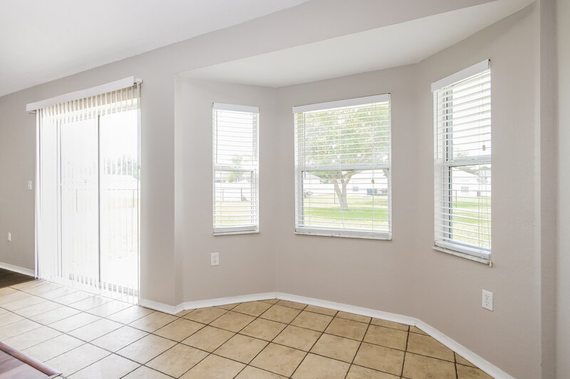 2,000/Mo, 600 Willet Cir Auburndale, FL 33823 Dining Room View