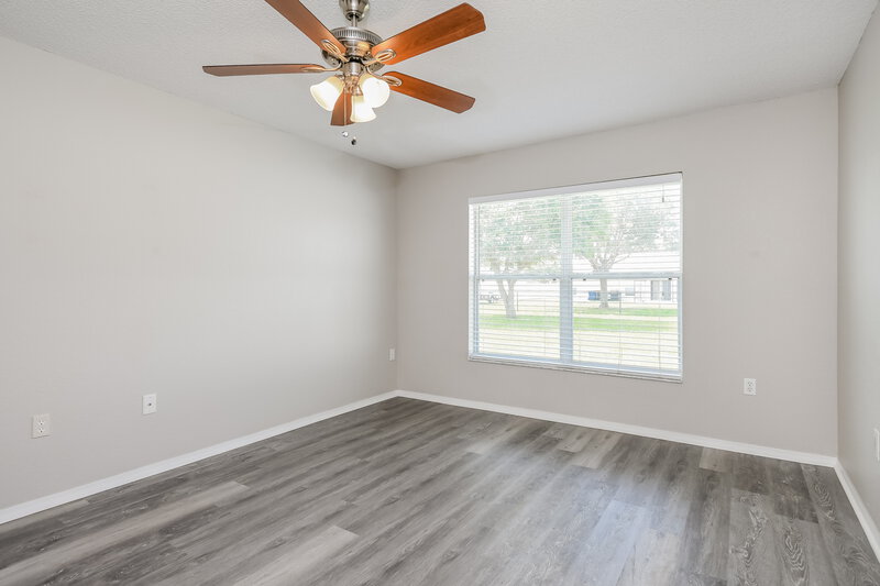 2,000/Mo, 600 Willet Cir Auburndale, FL 33823 Main Bedroom View