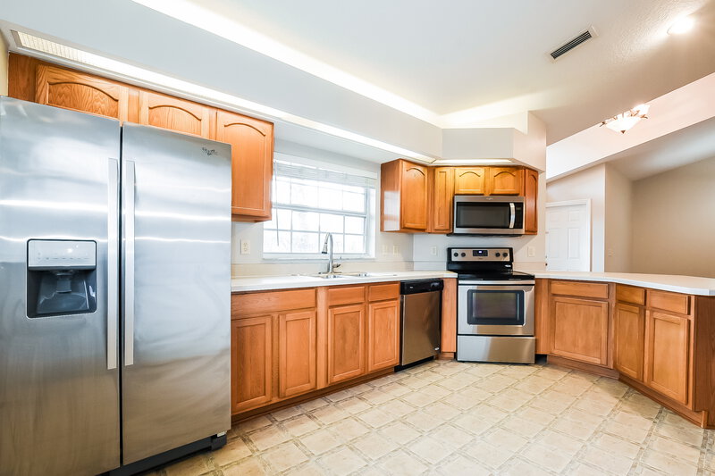 1,920/Mo, 4461 Treasure Cay Rd Tavares, FL 32778 Kitchen View