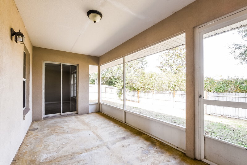 1,920/Mo, 4461 Treasure Cay Rd Tavares, FL 32778 Sun Room View