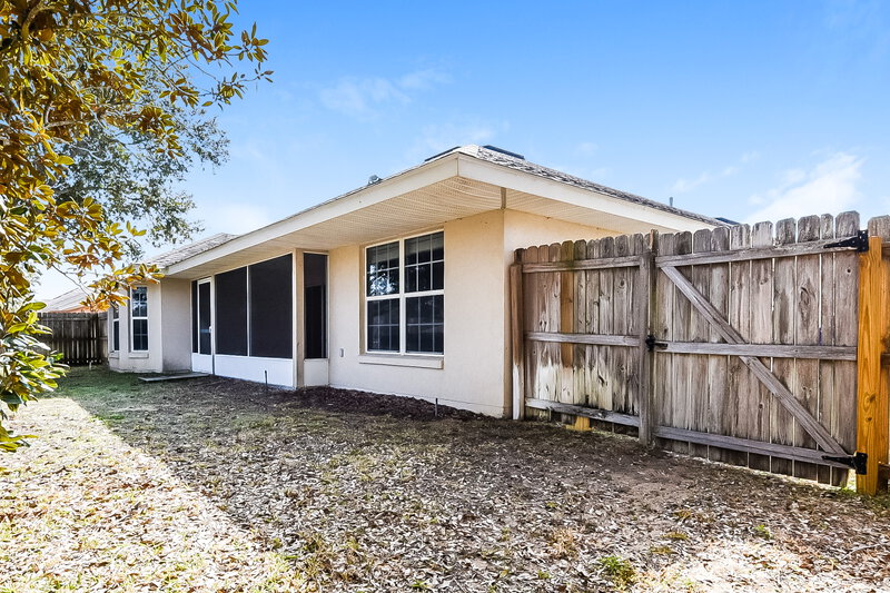1,920/Mo, 4461 Treasure Cay Rd Tavares, FL 32778 Rear View