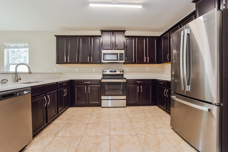1,865/Mo, 3728 Umbrella Ct Tavares, FL 32778 Kitchen View
