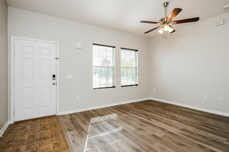 2,035/Mo, 3766 Fieldstone Cir Winter Haven, FL 33881 Living Room View 2