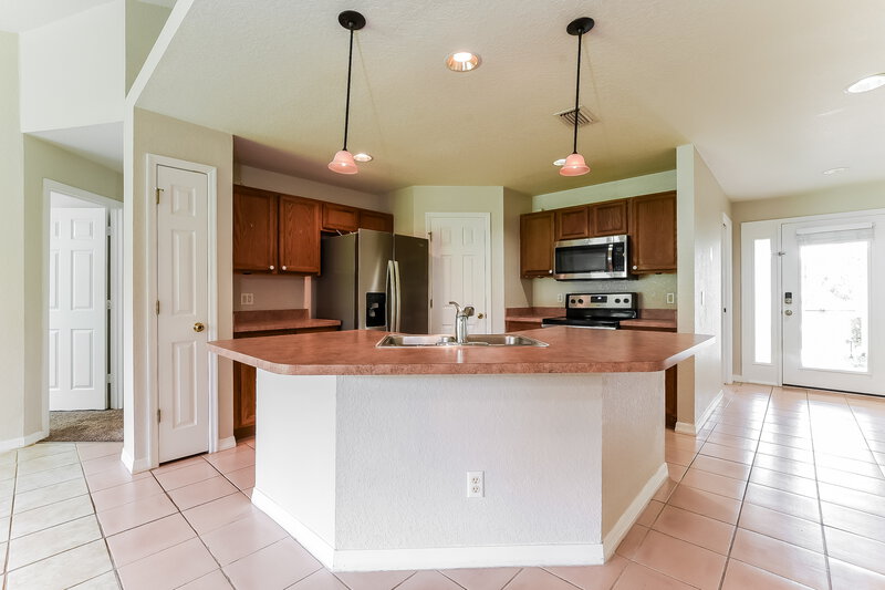 3,520/Mo, 1337 Brandy Lake View Cir Winter Garden, FL 34787 Kitchen View