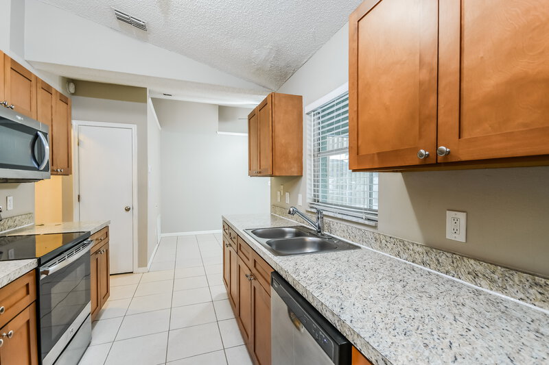 1,995/Mo, 85 Blackberry Creek Dr Saint Cloud, FL 34769 Kitchen View