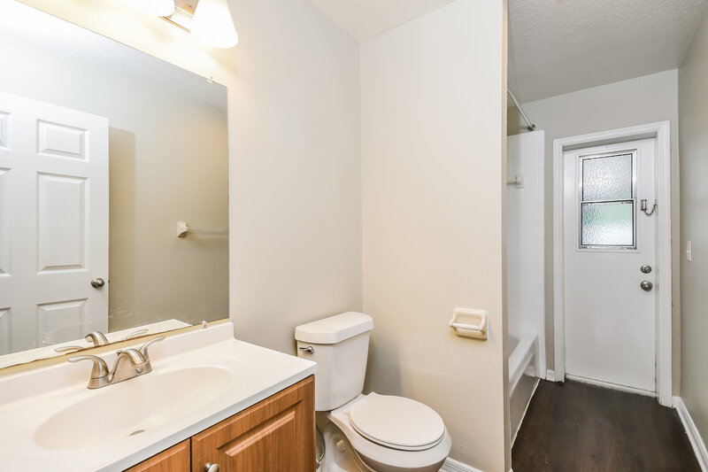 1,995/Mo, 85 Blackberry Creek Dr Saint Cloud, FL 34769 Bathroom View