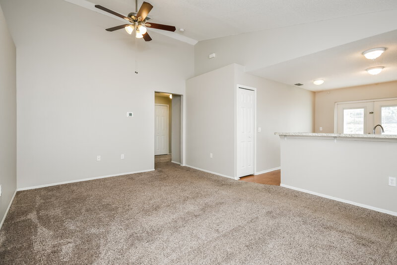 1,805/Mo, 213 Nicholson Dr Davenport, FL 33837 Living Room View 3