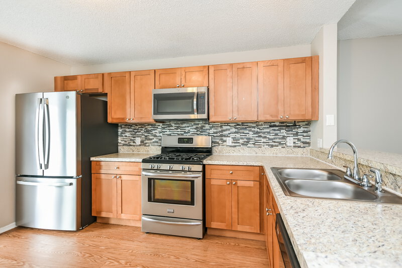 1,805/Mo, 213 Nicholson Dr Davenport, FL 33837 Kitchen View