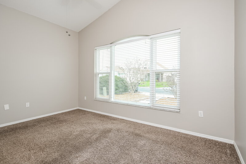 1,805/Mo, 213 Nicholson Dr Davenport, FL 33837 Main Bedroom View