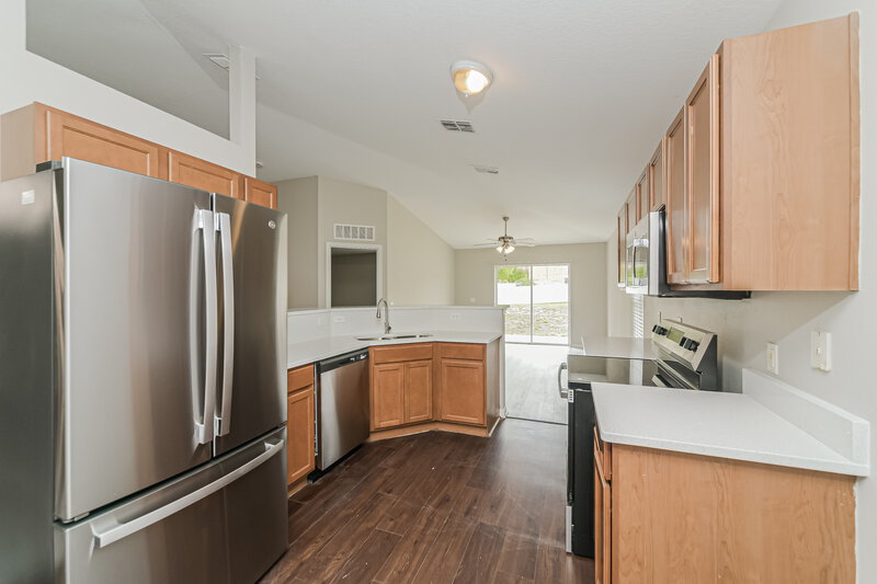 1,975/Mo, 433 Hammerstone Ave Haines City, FL 33844 Kitchen View 2