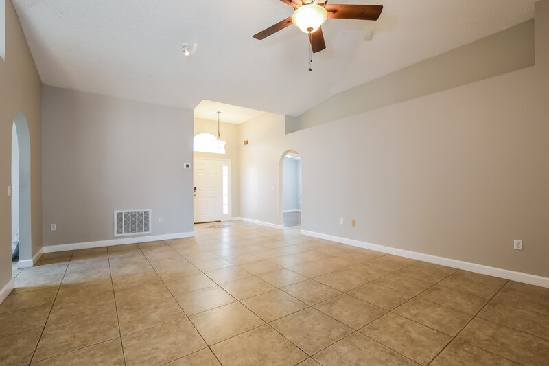 2,215/Mo, 1434 Welch Ridge Ter Apopka, FL 32712 Living Room View 2