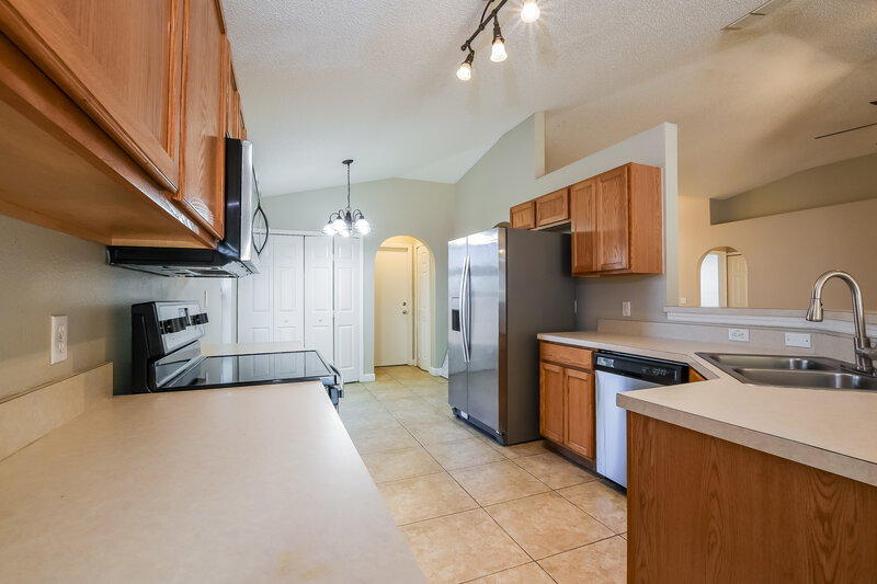2,215/Mo, 1434 Welch Ridge Ter Apopka, FL 32712 Kitchen View 2