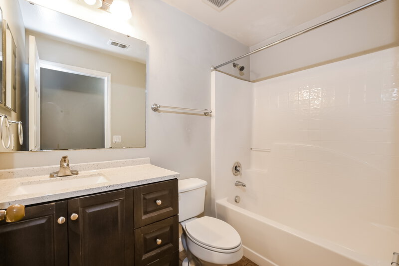 3,360/Mo, 1143 Biltsdale Ct Apopka, FL 32712 Bathroom View