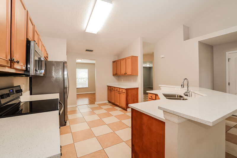 3,570/Mo, 1952 Southern Oak Loop Minneola, FL 34715 Kitchen View