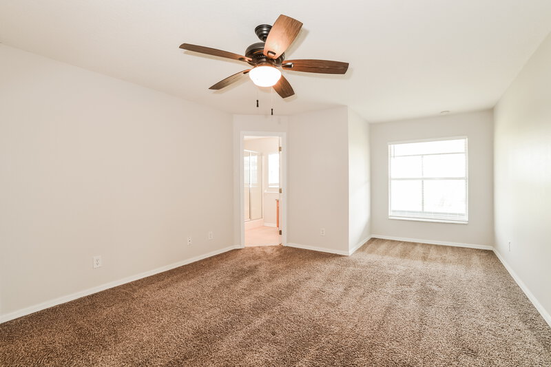 3,570/Mo, 1952 Southern Oak Loop Minneola, FL 34715 Main Bedroom View