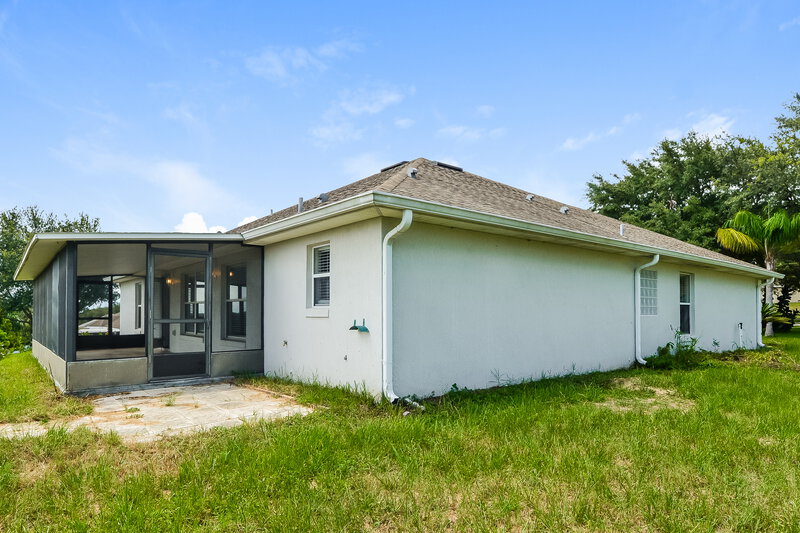 3,570/Mo, 1952 Southern Oak Loop Minneola, FL 34715 Rear View