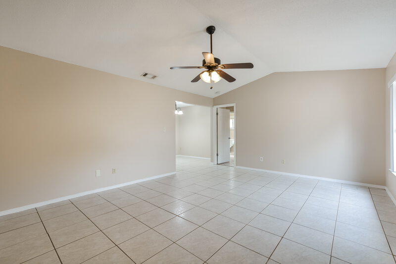 2,180/Mo, 2726 Carlisle Ave Orlando, FL 32826 Living Room View
