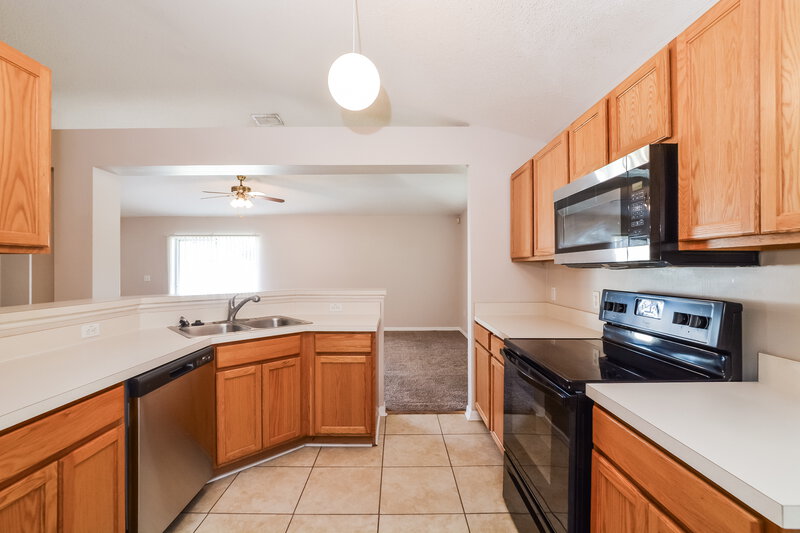 2,115/Mo, 2328 Kingscrest Cir Apopka, FL 32712 Kitchen View