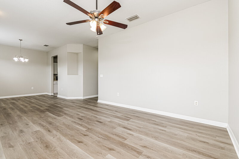 2,920/Mo, 292 Cloverdale Rd Winter Haven, FL 33884 Living Room View 2