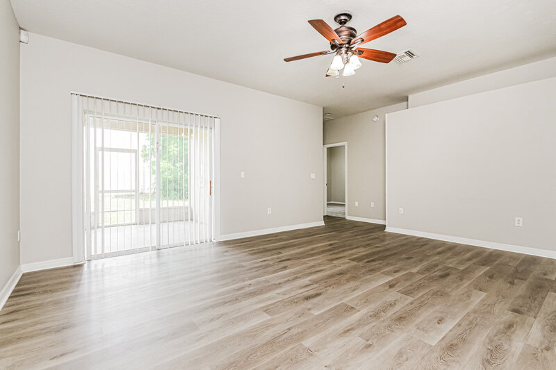 2,920/Mo, 292 Cloverdale Rd Winter Haven, FL 33884 Living Room View 3
