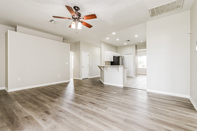 2,920/Mo, 292 Cloverdale Rd Winter Haven, FL 33884 Living Room View 4