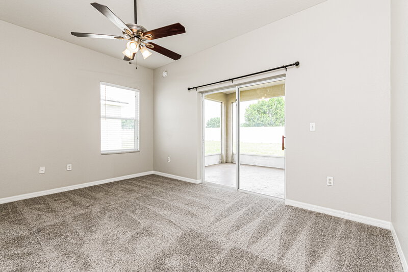 2,920/Mo, 292 Cloverdale Rd Winter Haven, FL 33884 Main Bedroom View