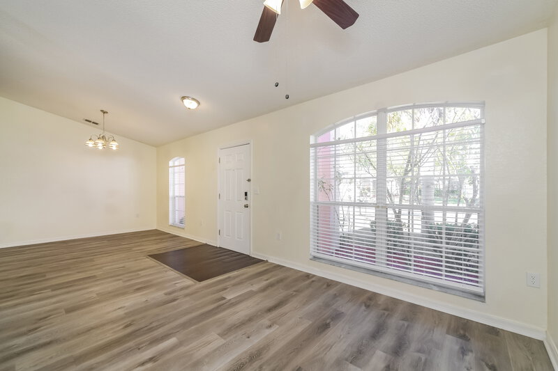 1,860/Mo, 7172 Summit Dr Winter Haven, FL 33884 Living Room View