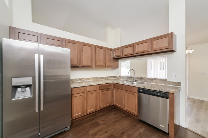 1,860/Mo, 7172 Summit Dr Winter Haven, FL 33884 Kitchen View 2