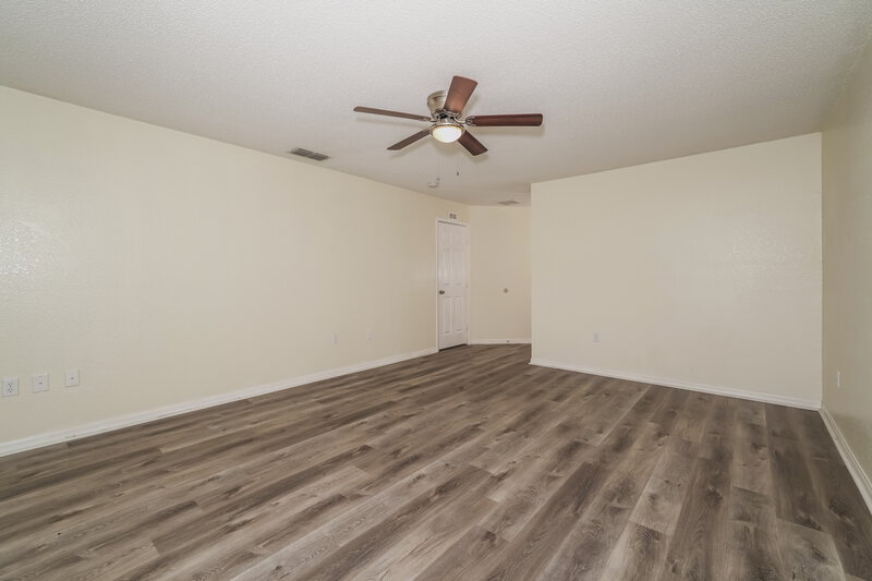 1,860/Mo, 7172 Summit Dr Winter Haven, FL 33884 Main Bedroom View 2