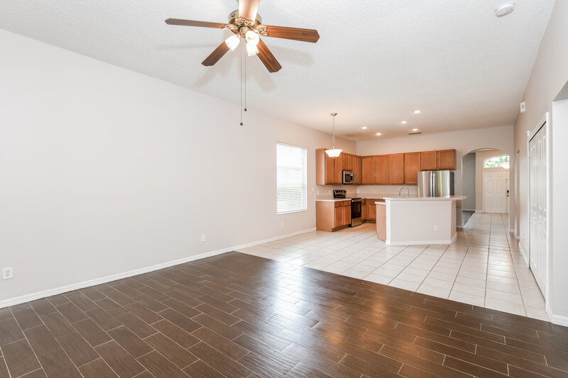 2,265/Mo, 1034 Cherry Valley Way Orlando, FL 32828 Living Room View 2