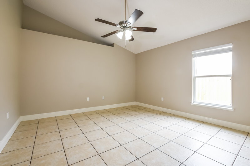 2,440/Mo, 4537 Willamette Cir Orlando, FL 32826 Living Room View 3