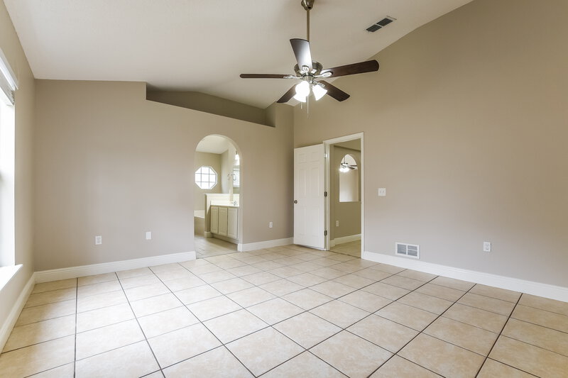 2,440/Mo, 4537 Willamette Cir Orlando, FL 32826 Main Bedroom View 2