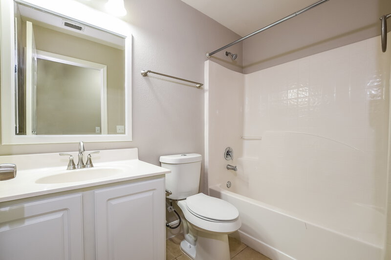 2,440/Mo, 4537 Willamette Cir Orlando, FL 32826 Bathroom View