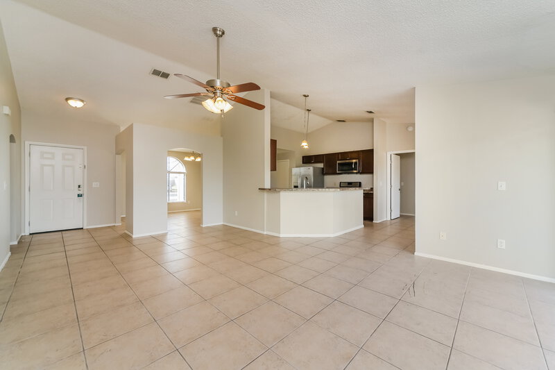 2,125/Mo, 1015 Elizabeth Ridge Ct Kissimmee, FL 34747 Living Room View 2