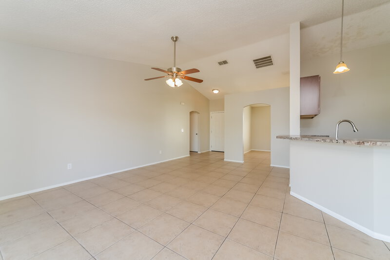 2,125/Mo, 1015 Elizabeth Ridge Ct Kissimmee, FL 34747 Living Room View 3