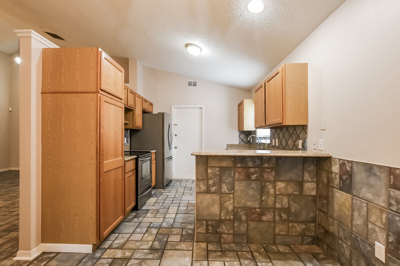 2,355/Mo, 1000 Country Cove Ct Oviedo, FL 32766 Kitchen View 2