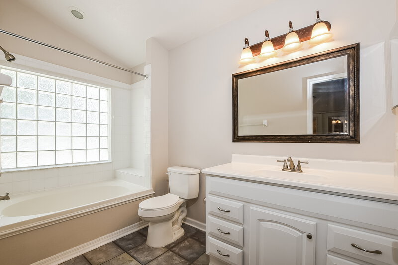 2,355/Mo, 1000 Country Cove Ct Oviedo, FL 32766 Main Bathroom View