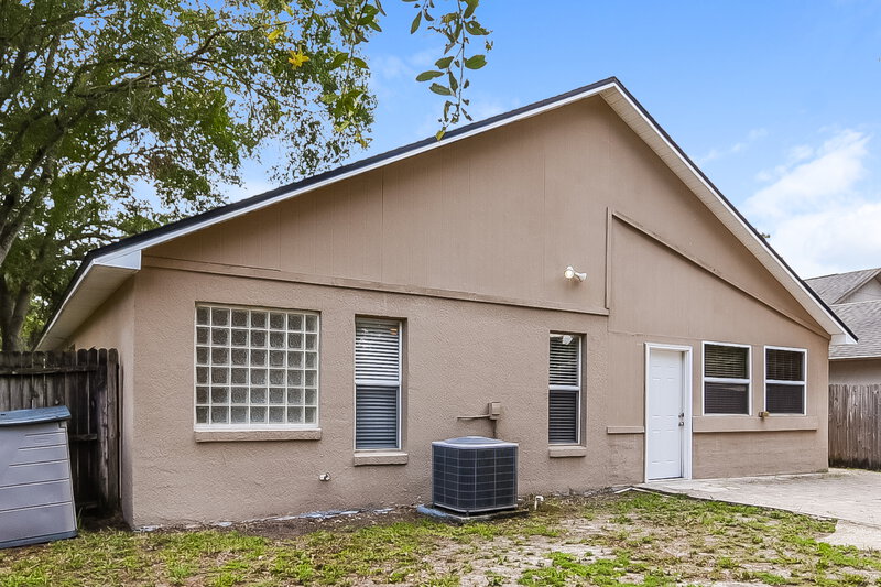2,355/Mo, 1000 Country Cove Ct Oviedo, FL 32766 Rear View