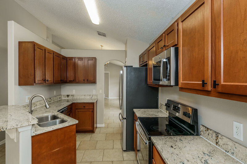 2,410/Mo, 14620 Kristenright Lane Orlando, FL 32826 Kitchen View