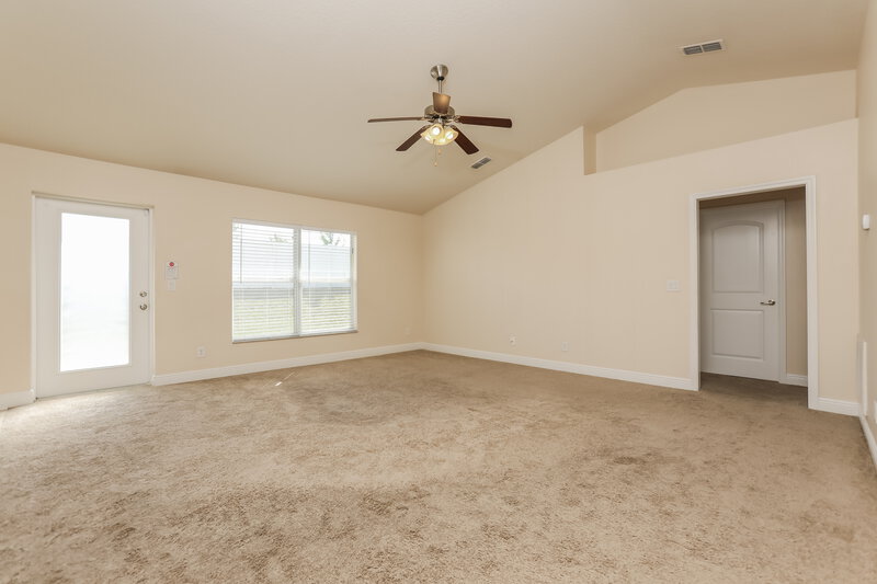 2,265/Mo, 1700 Southern Oak Loop Minneola, FL 34715 Living Room View
