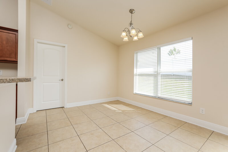 2,265/Mo, 1700 Southern Oak Loop Minneola, FL 34715 Dining Room View