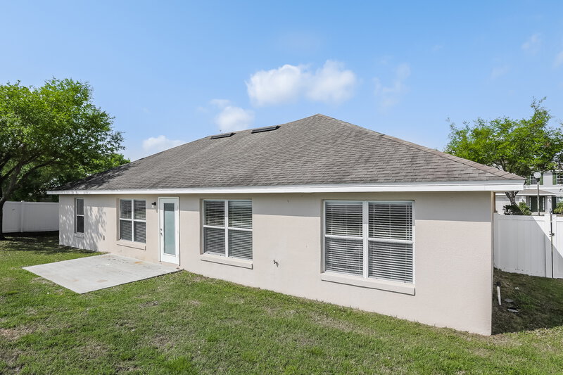 2,265/Mo, 1700 Southern Oak Loop Minneola, FL 34715 Rear View 2