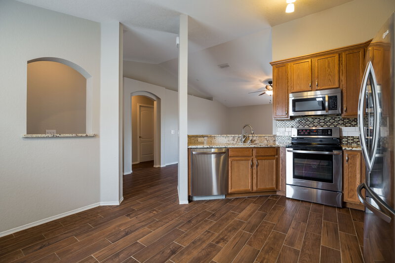 1,865/Mo, 791 Auburn Preserve Blvd Auburndale, FL 33823 Kitchen View 2