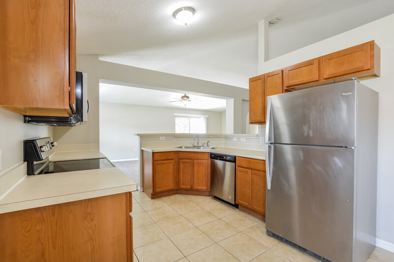 2,080/Mo, 2437 Palmetto Ridge Cir Apopka, FL 32712 Kitchen View