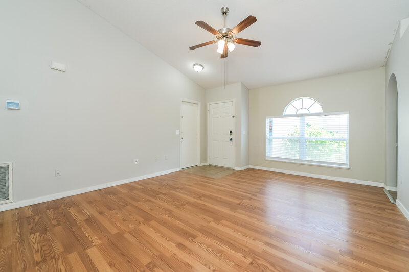 1,645/Mo, 3119 Whispering Trails St Winter Haven, FL 33884 Living Room View 2