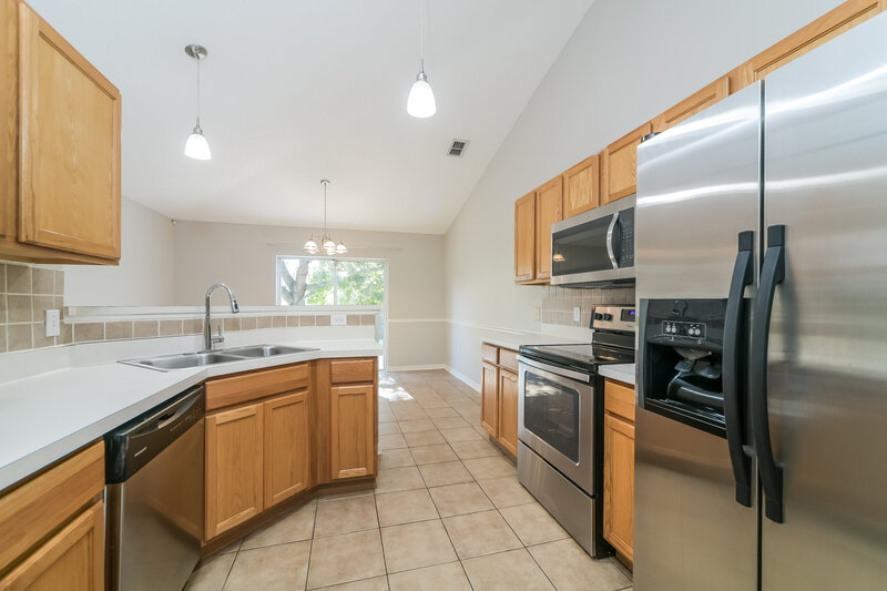 1,645/Mo, 3119 Whispering Trails St Winter Haven, FL 33884 Kitchen View 2