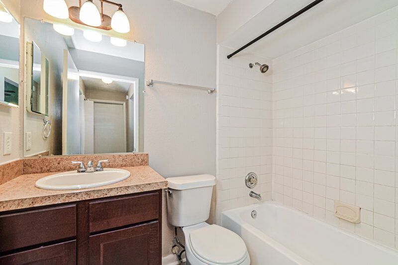 2,425/Mo, 1096 Manigan Ave Oviedo, FL 32765 Bathroom View