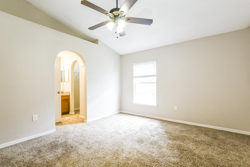 2,045/Mo, 6748 Ebans Bnd Orlando, FL 32807 Main Bedroom View
