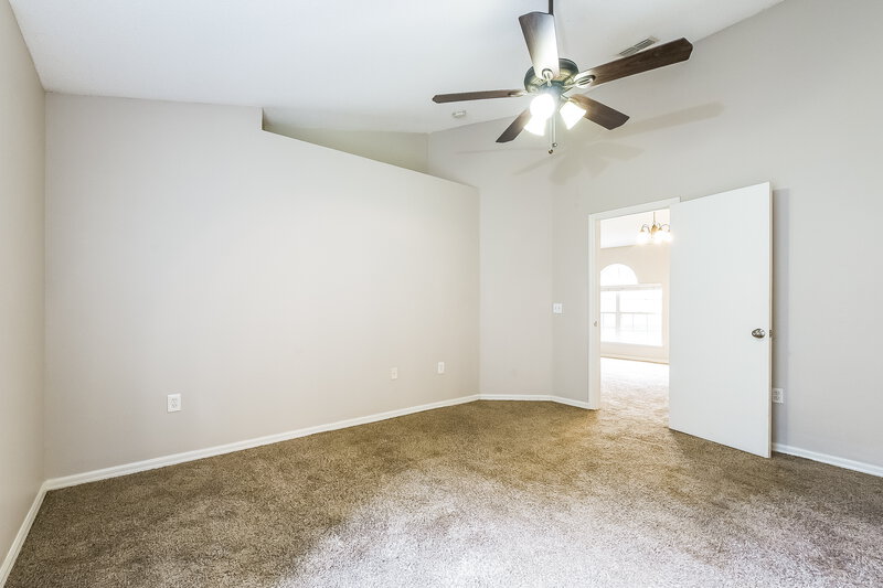 2,045/Mo, 6748 Ebans Bnd Orlando, FL 32807 Main Bedroom View 2