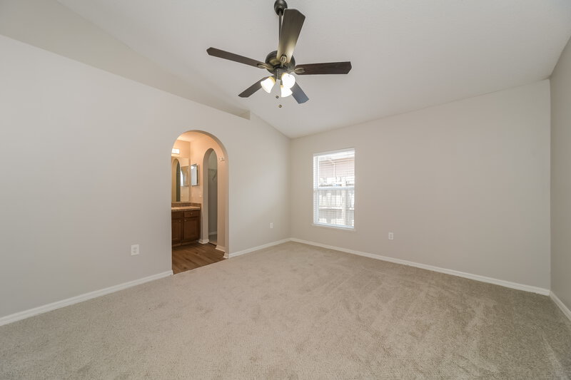 2,065/Mo, 6748 Ebans Bnd Orlando, FL 32807 Main Bedroom View 2